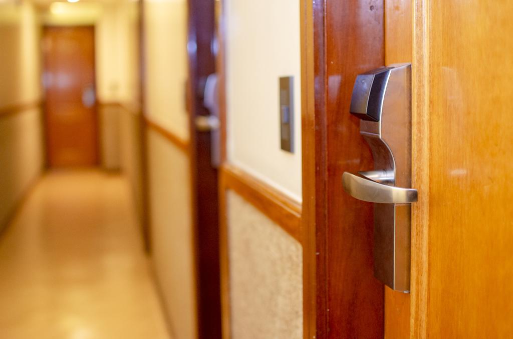 Portas automatizadas hotel sheik
